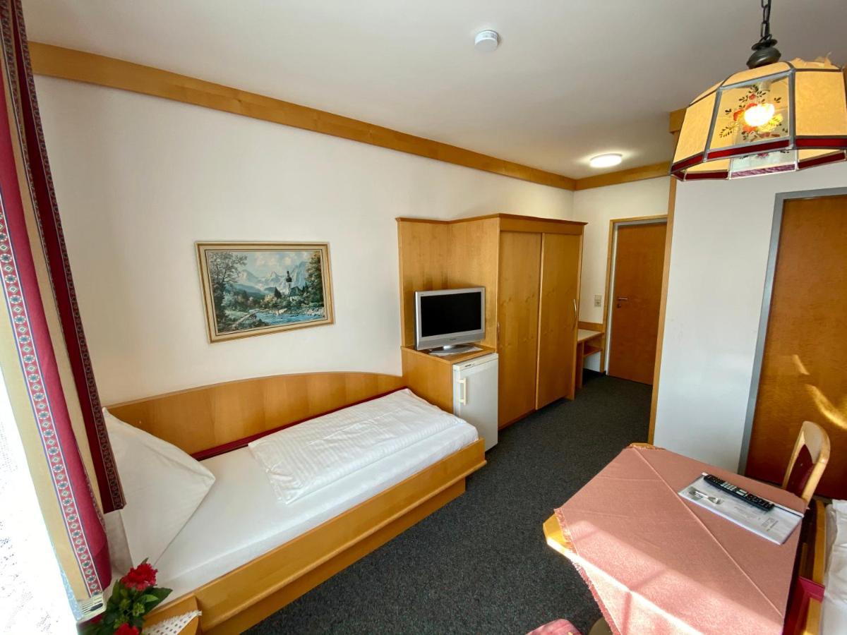 Pension Traude Graz Exterior photo